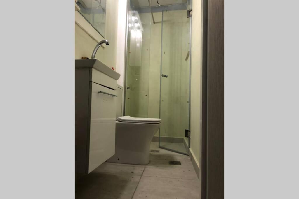Exarcheia: Independent Ground Floor House. Apartamento Atenas Exterior foto